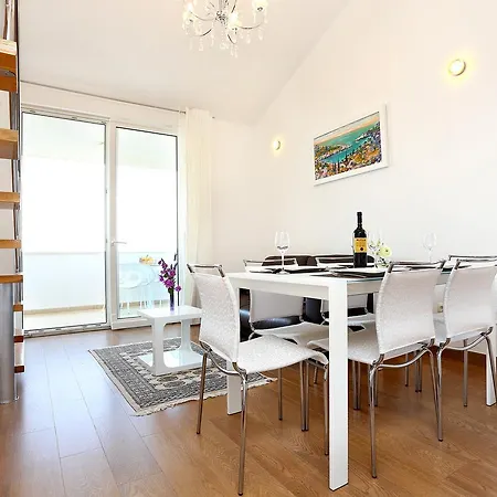 Apartment Zecevo Rtic 10333b Rogoznica (Sibenik-Knin)