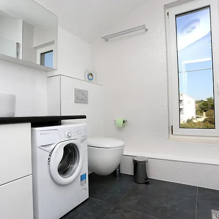 Zecevo Rtic 10333b Apartment
