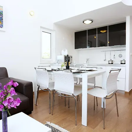 Zecevo Rtic 10333b Apartment Rogoznica (Sibenik-Knin)