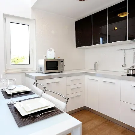 Zecevo Rtic 10333b Apartment